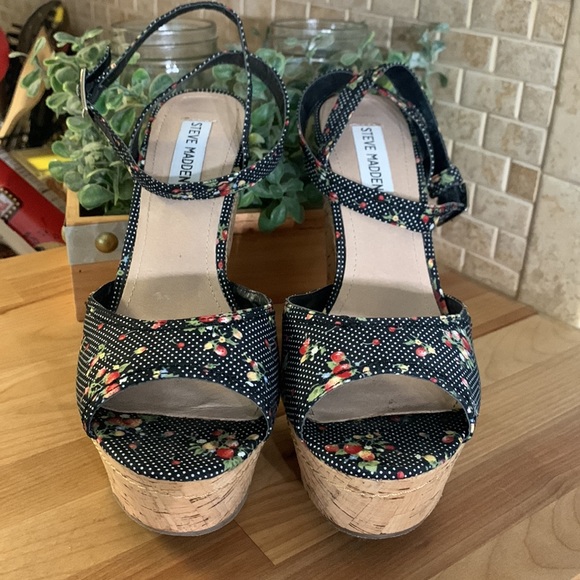 Steve Madden Gurllee Black Floral Polka Dot Platform Ankle Strap Sandal Heels - Picture 4 of 9